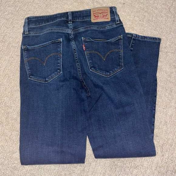 Levi’s High Rise Skinny Jeans - Picture 2 of 4